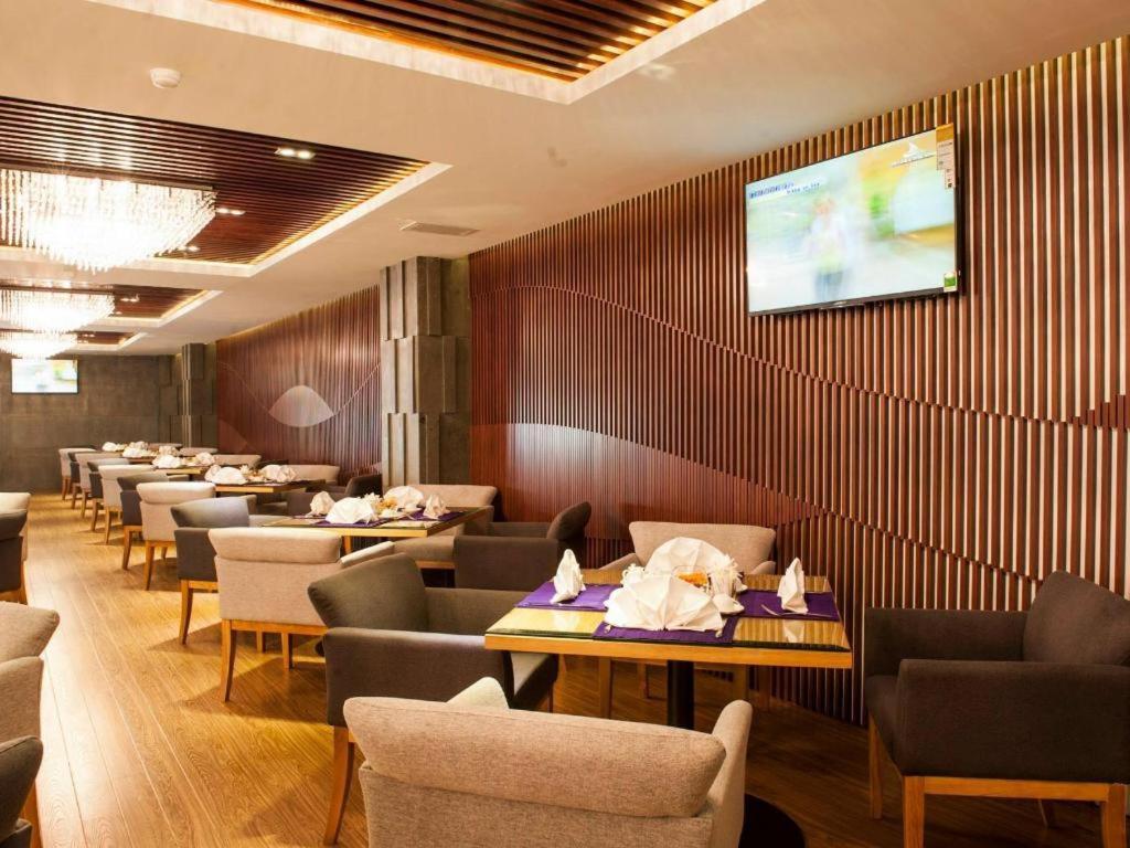 Iris Hotel Кантхо Екстер'єр фото