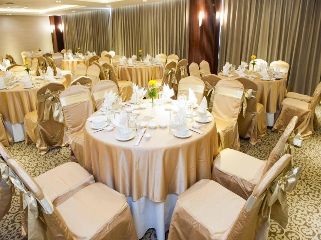Iris Hotel Кантхо Екстер'єр фото