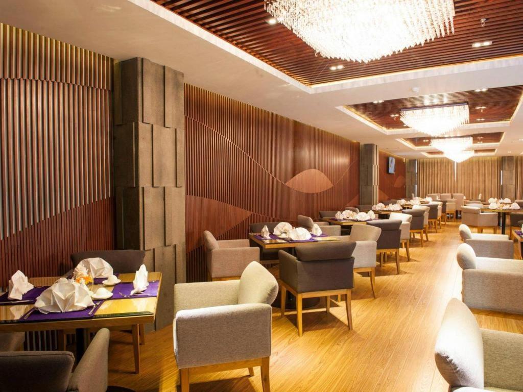 Iris Hotel Кантхо Екстер'єр фото