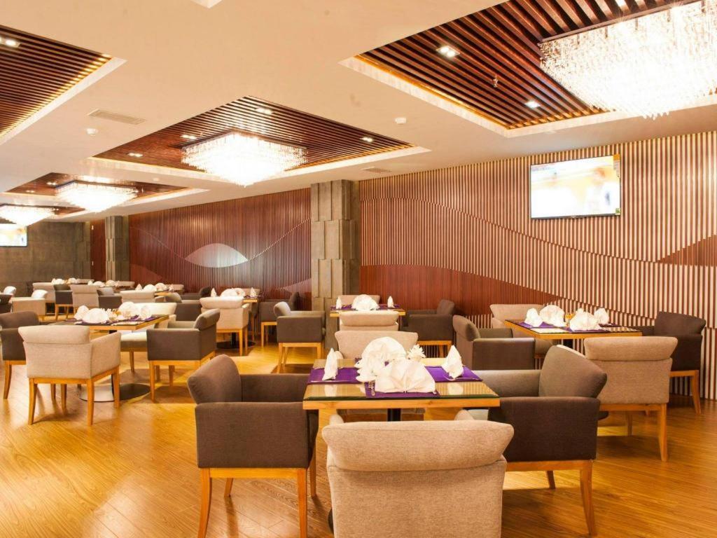Iris Hotel Кантхо Екстер'єр фото