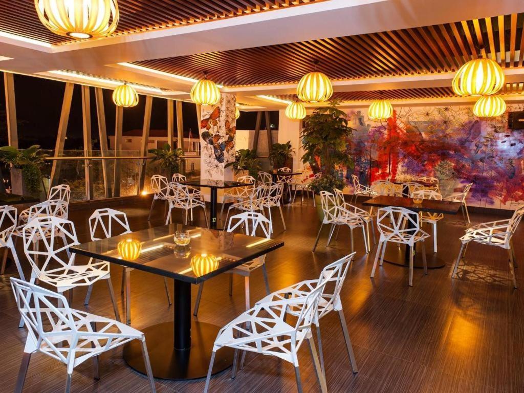 Iris Hotel Кантхо Екстер'єр фото