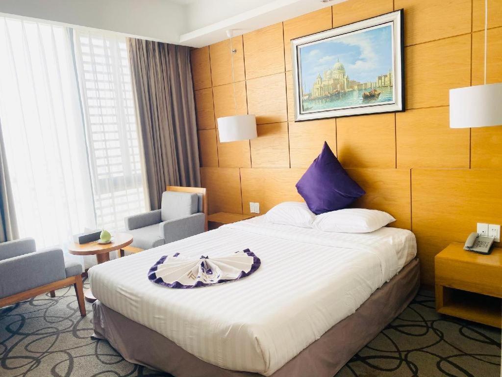 Iris Hotel Кантхо Екстер'єр фото