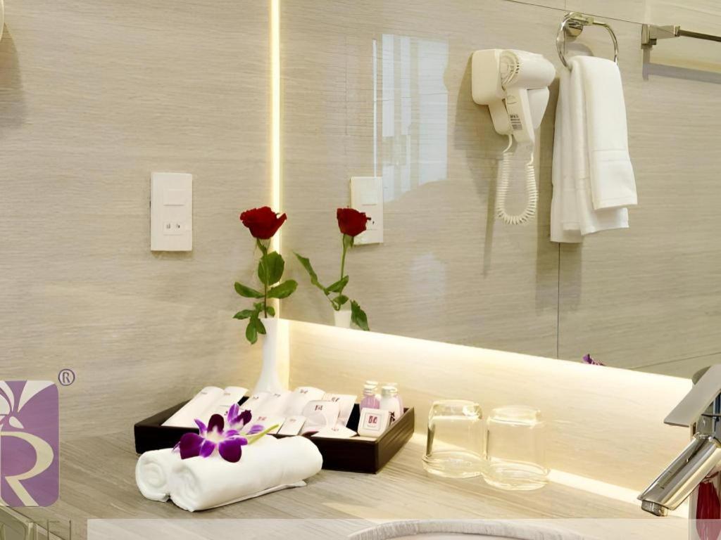 Iris Hotel Кантхо Екстер'єр фото