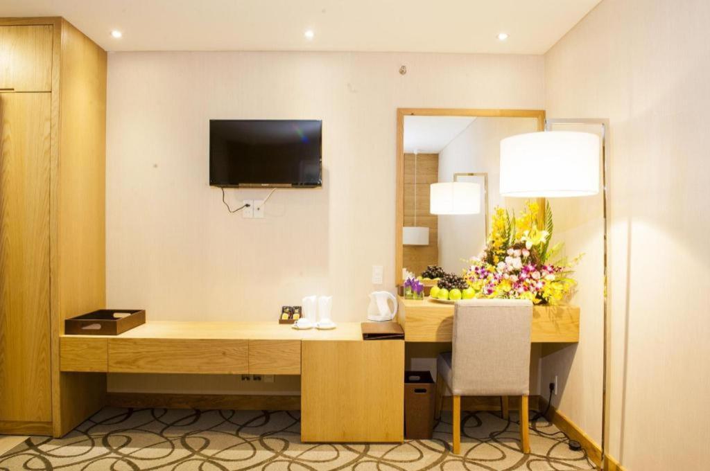 Iris Hotel Кантхо Екстер'єр фото