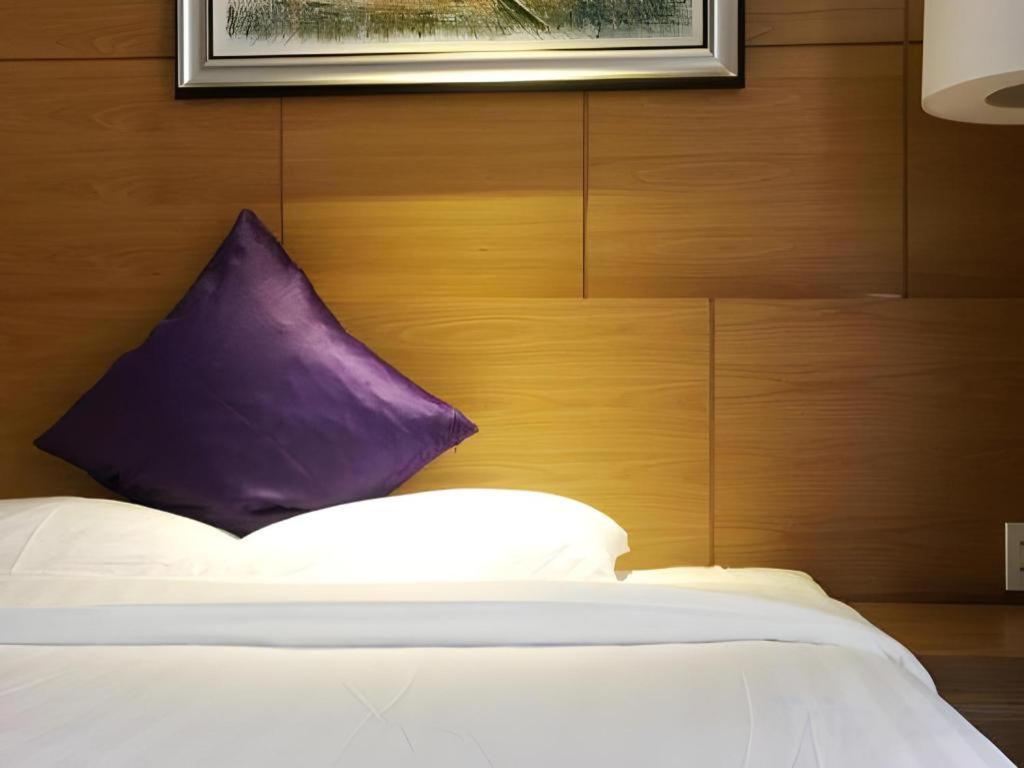 Iris Hotel Кантхо Екстер'єр фото