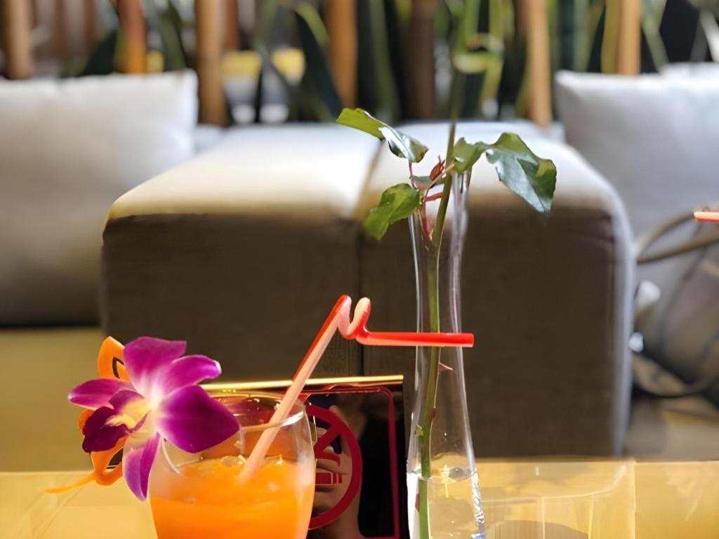 Iris Hotel Кантхо Екстер'єр фото