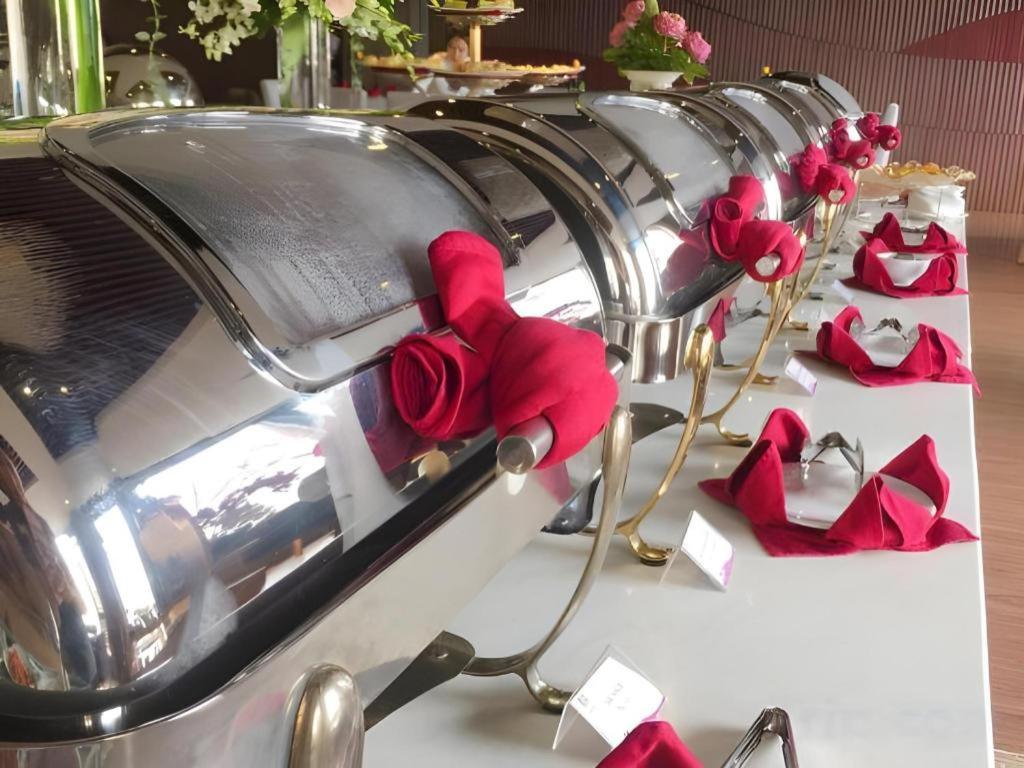 Iris Hotel Кантхо Екстер'єр фото