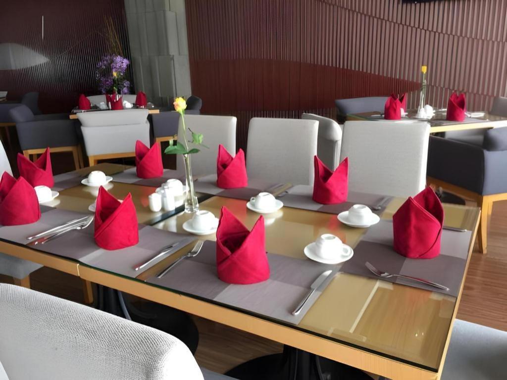 Iris Hotel Кантхо Екстер'єр фото